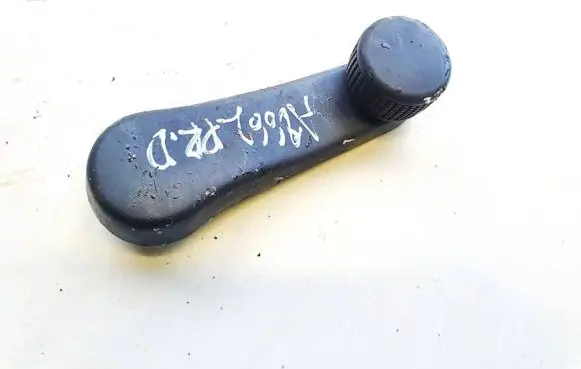 Volkswagen Polo Front door window winding handle 6q8837581a