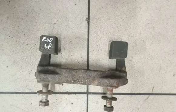 BMW 5 E60 E61 Front brake caliper 000
