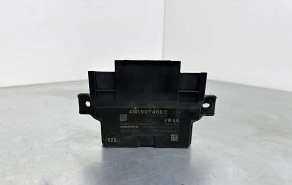 Audi A4 S4 B9 Gateway control module 4M1907468C 4M1907468A A2C75228204