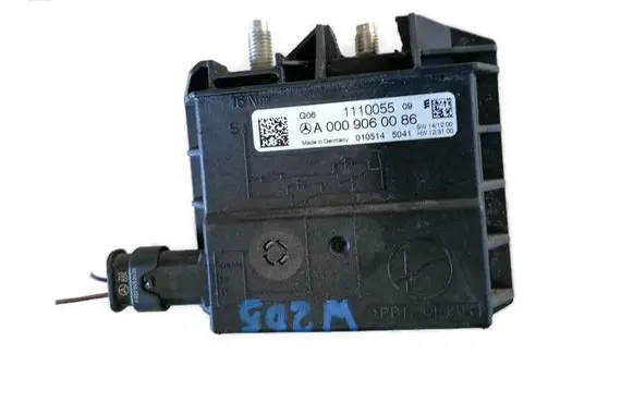 Mercedes-Benz C W205 Positive cable (battery) A0009060086