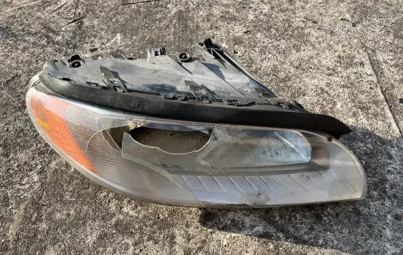 Volvo XC70 Headlight/headlamp 31214354