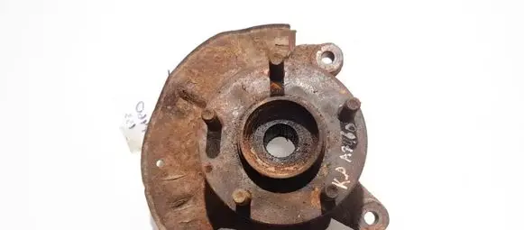 Mazda 626 Front wheel hub