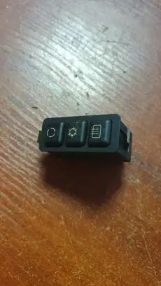 BMW 5 E34 Windscreen/window heater switch 1391764