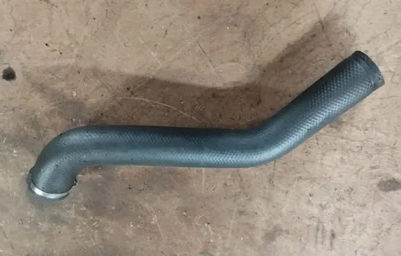 Chrysler Voyager Intercooler pipe mounting bracket 05510035AC