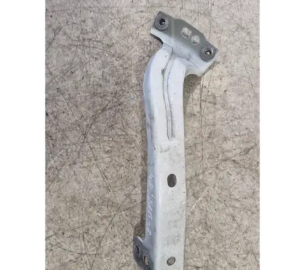 Volkswagen Up Fender mounting bracket 1S0821142