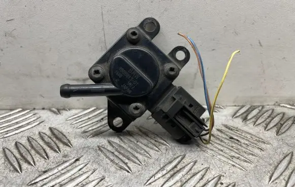 BMW 3 E90 E91 Exhaust gas pressure sensor 7808013