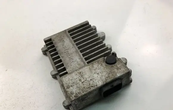 Volvo V70 Engine control unit/module 10040651
