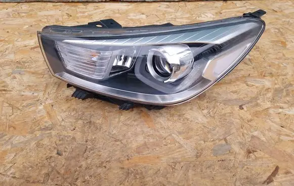 KIA Rio Headlight/headlamp 92101-H8