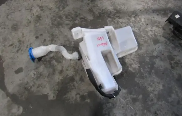 Seat Arona Windshield washer fluid reservoir/tank 2Q0955451F