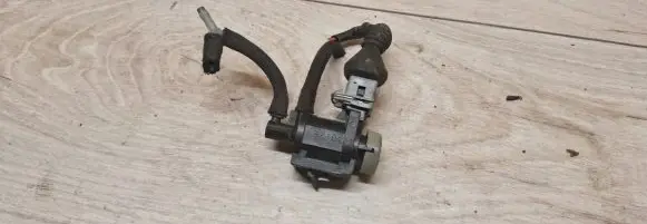 Audi A6 S6 C5 4B Turbo solenoid valve 1J0906283A