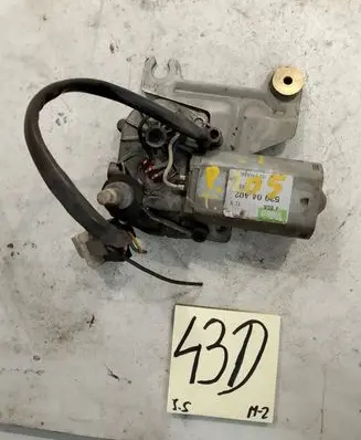 Peugeot 205 Rear window wiper motor 53004402