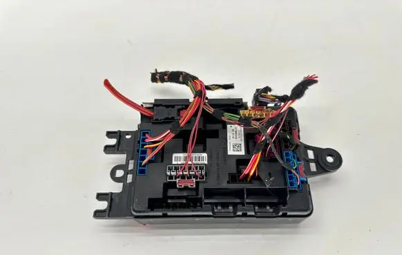 BMW 1 F20 F21 Fuse module 10688710
