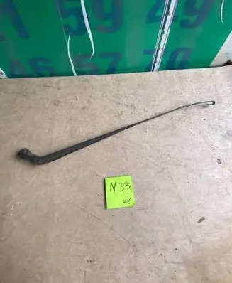 Toyota Yaris Front wiper blade arm