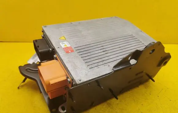 Audi Q8 Hybrid / electric car battery 5QE915681CA