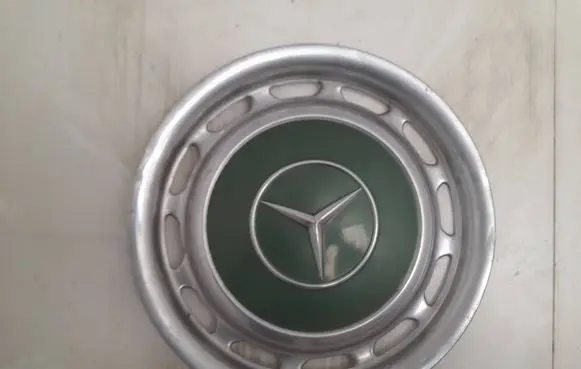 Mercedes-Benz 250 280 W108 R14 wheel hub/cap/trim A1.3