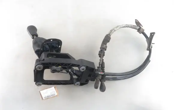 Toyota Avensis T250 Gear shifter/selector 