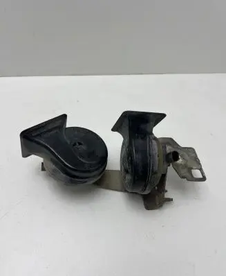 BMW 5 E60 E61 Horn signal 6935709