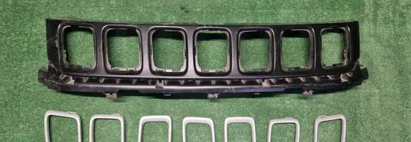 Front bumper upper radiator grill