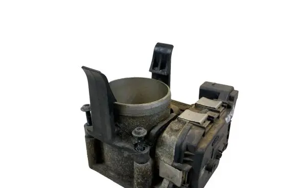 Volkswagen PASSAT B8 Throttle valve 03F133062C