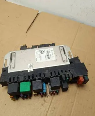 Mercedes-Benz Vito Viano W638 Fuse module A0005403650 05045123 A0275454532