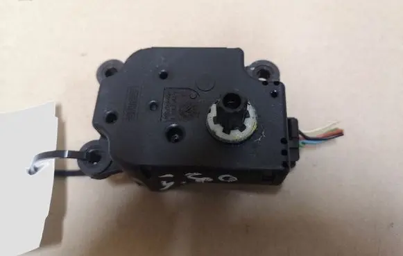 Citroen C5 Air flap motor/actuator P2861001UA31