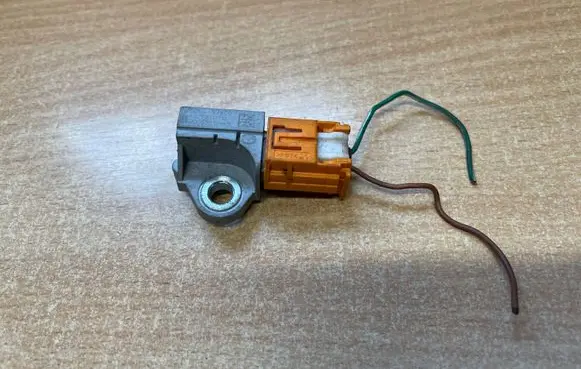 Mazda 6 Airbag deployment crash/impact sensor GDK457KC0