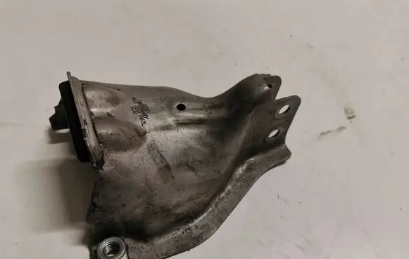Audi A5 8T 8F Engine mounting bracket 8K0399060L