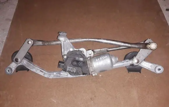 Toyota Corolla E160 E170 Front wiper linkage and motor 8511002340