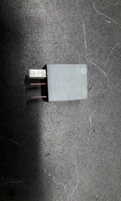 Renault Espace III Fuel pump relay 6025111584A