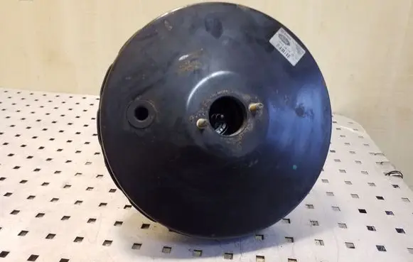 Ford Mondeo Mk III Brake booster 2S712B195AD