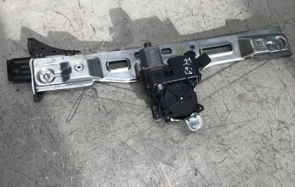 Opel Zafira C Rear door window regulator motor 13260142