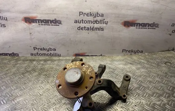 Rear wheel hub