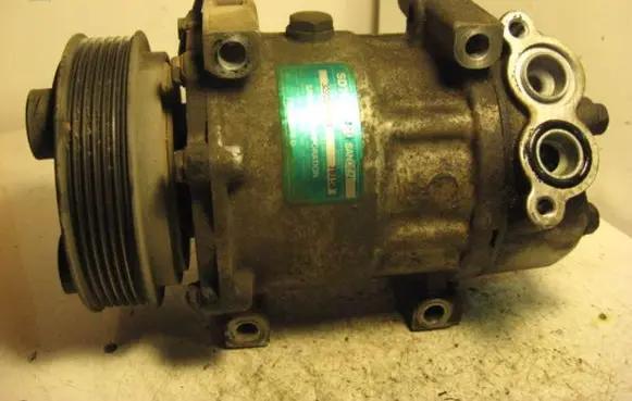 Renault Laguna I Air conditioning (A/C) compressor (pump) SD7H157700859676D