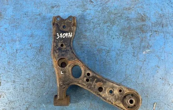 Toyota Prius (XW30) Front lower control arm/wishbone 4806947050