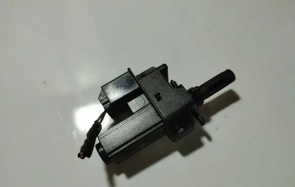 Ford C-MAX I Brake pedal sensor switch 4M5T7C634AA