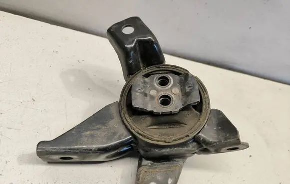 KIA Sorento Engine mount bracket 21830C5500