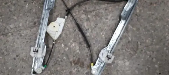 Citroen C5 Aircross Front window lifting mechanism without motor