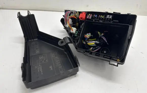 Nissan Qashqai J12 Fuse box set 243826UAOA 243826UA0A