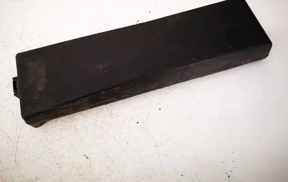 Lexus IS 220D-250-350 Fuse box cover 8266253101