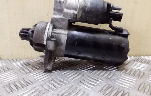 Volkswagen Scirocco Starter motor 0001123038 02M911024