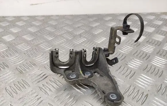 KIA Sportage Gear shift cable bracket 