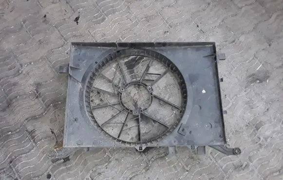 Volvo S60 Radiator cooling fan shroud 30647253 0130303909