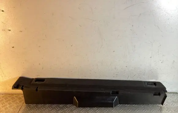 Porsche Macan (95B) Other trunk/boot trim element 8R0861828
