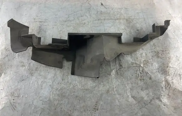 Audi A6 S6 C5 4B Intercooler air channel guide 4B0121283C