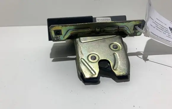 Volvo S70 V70 V70 XC Tailgate lock latch 9444090 9152704