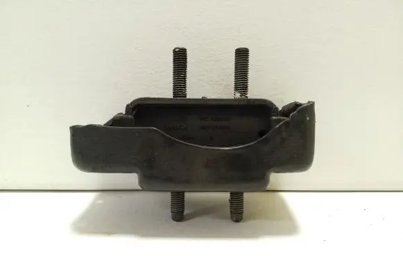 Iveco Daily 5th gen Engine mount bracket 5801283685