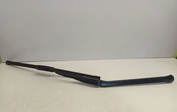 Lexus GS 300 350 430 450H Front wiper blade arm