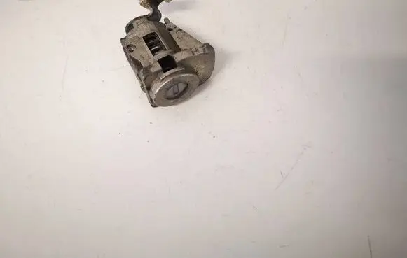 Nissan X-Trail T32 Front door lock (next to the handle) 