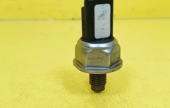 Renault Scenic II - Grand scenic II Fuel pressure sensor 93077507A 55PP0301