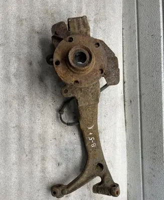 Volkswagen PASSAT B5 Rear wheel hub